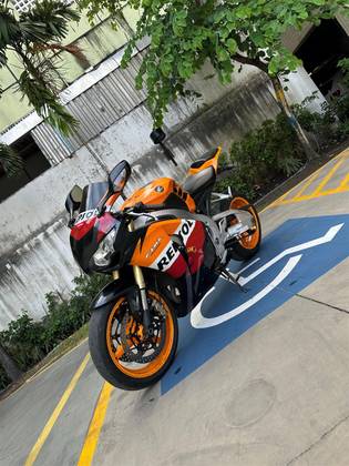 HONDA CBR 1000RR 